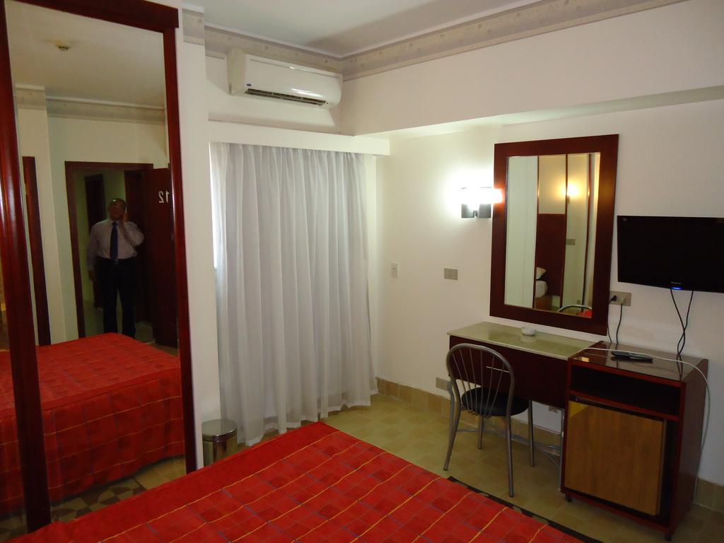 Pharaohs Hotel Giza Buitenkant foto